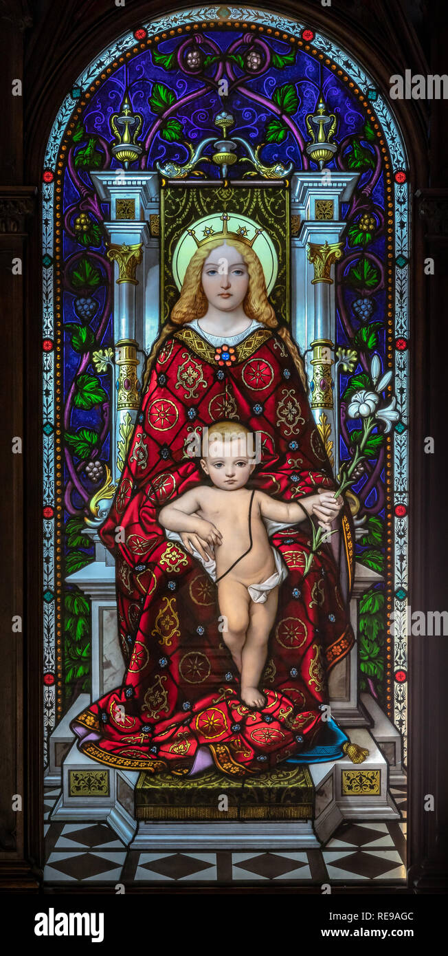 La Madonna e il Bambino, vetrate, il Museo del Vaticano, lo Stato Vaticano, Roma, lazio, Italy Foto Stock