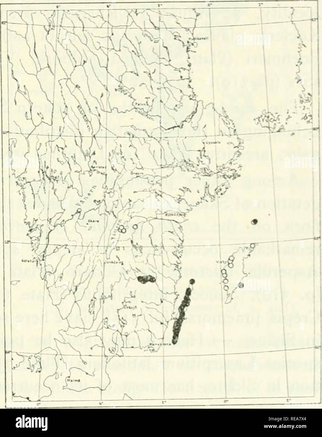 . L'elemento continentale nella flora del sud della Svezia. Botanica -- Svezia. La flora continentale del sud della Svezia 299 morena, collinette e creste è stato dato da Sernander (igo8). Le seguenti specie di steppa si trovano lì: Artemisia campestris (piastra 5), asperula tinctoria (piastra 5 e 15), la Centaurea jacea (? La spontanea), Crepis praemorsa (P' 315)^ Fragaria viridis, Phleum Boehmeri (piastra 5), Polygala comosa (p. 316), Potentilla rupestris (p. 326), Prunella grandiflora (piastra 6), Ranunculus polyanthe- mos (p. 319), Seseli libanotis (p. 334), Stipa pennata (cfr. Appendice I), Trifolium Foto Stock