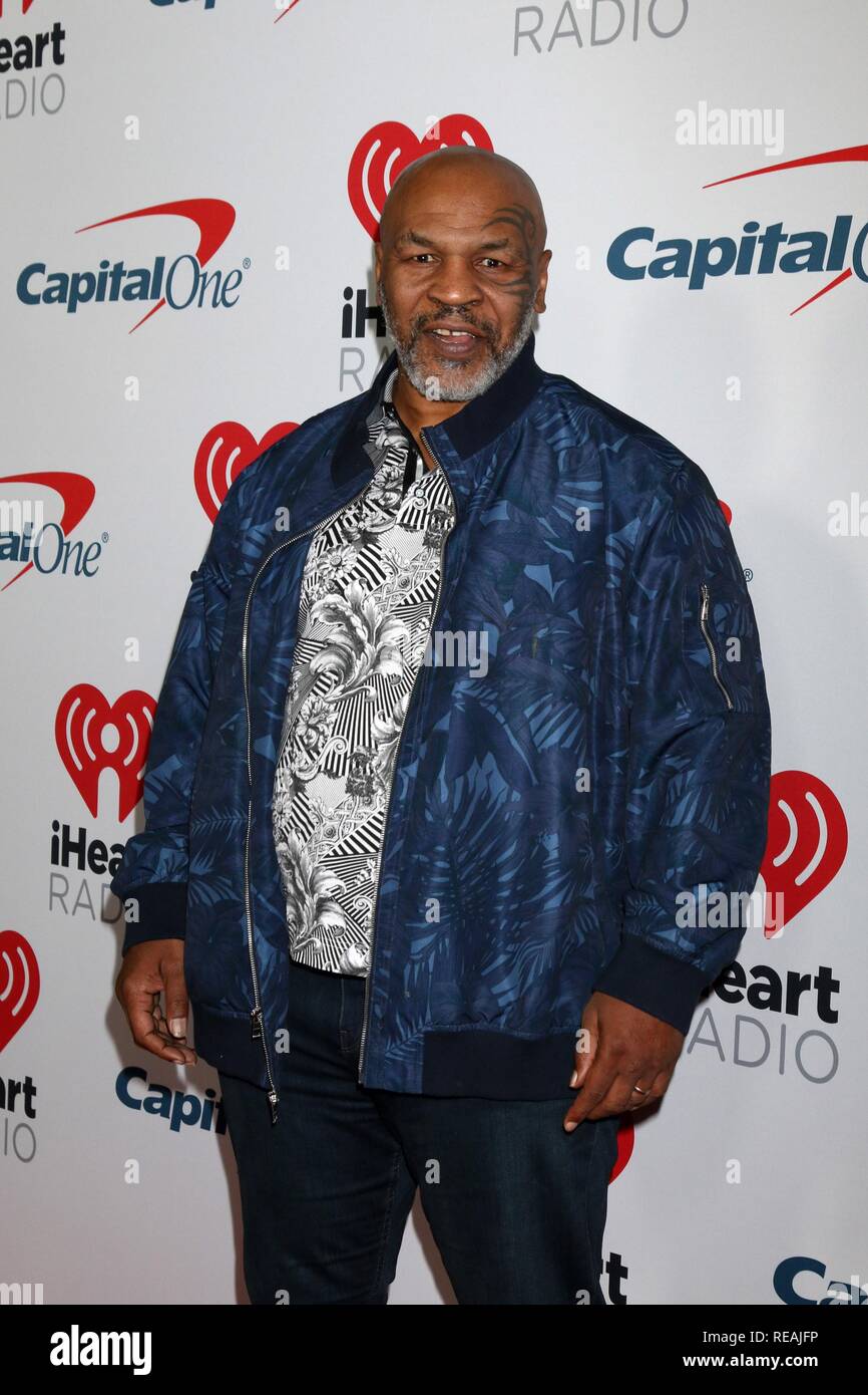 Burbank, CA. 18 gennaio, 2019. Mike Tyson presso gli arrivi per iHeartRadio Podcast Awards presentato da Capital One, iHeartRadio Theatre di Los Angeles, Burbank, CA 18 gennaio 2019. Credito: Priscilla concedere/Everett raccolta/Alamy Live News Foto Stock