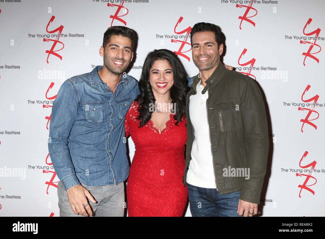 Jason Canela, Noemi Gonzalez, Jordi Vilasuso presso gli arrivi per il giovane e l'agitato celebra 30 anni come TV #1 Giorno del dramma televisivo CBS City, Los Angeles, CA 17 Gennaio, 2019. Foto di: Priscilla concedere/Everett Collection Foto Stock