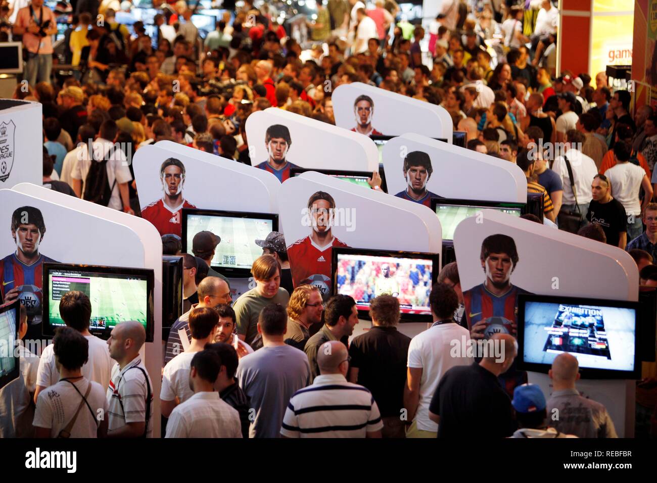 PES 2009, Pro Evolution Soccer 2009, calcio giochi per computer, area di intrattenimento del gamescom, il più grande del mondo per la fiera Foto Stock