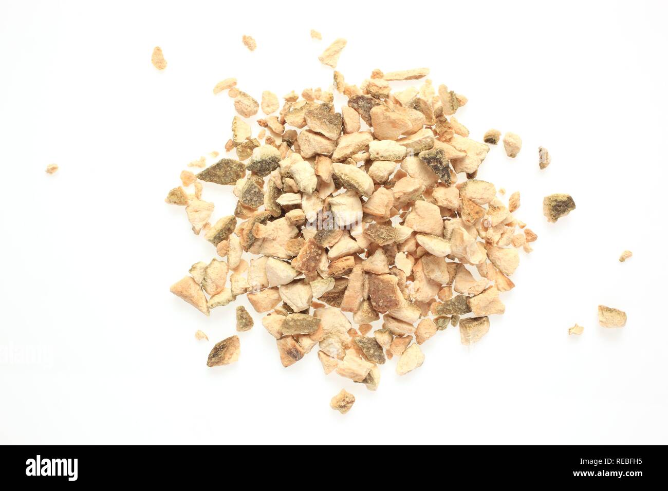 Bucce essiccate di Curacao-Orange (Citrus aurantium currassuviensis), utilizzato per aromatizzare, alcool o come un frutto del tè Foto Stock