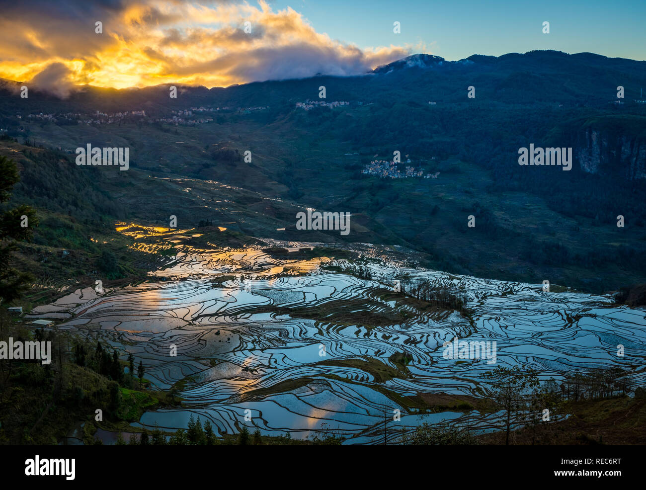 Yuanyang County (Cinese semplificato: 元阳县; cinese tradizionale: 元陽縣) si trova nella prefettura di Honghe nel sud-est della provincia di Yunnan in Cina. Foto Stock
