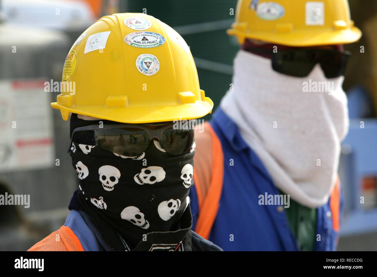 Lavoratori sul cantiere di Pearl GTL, gas a liquido, dove la shell company sono in costruzione fino al 2010 la world-wide Foto Stock