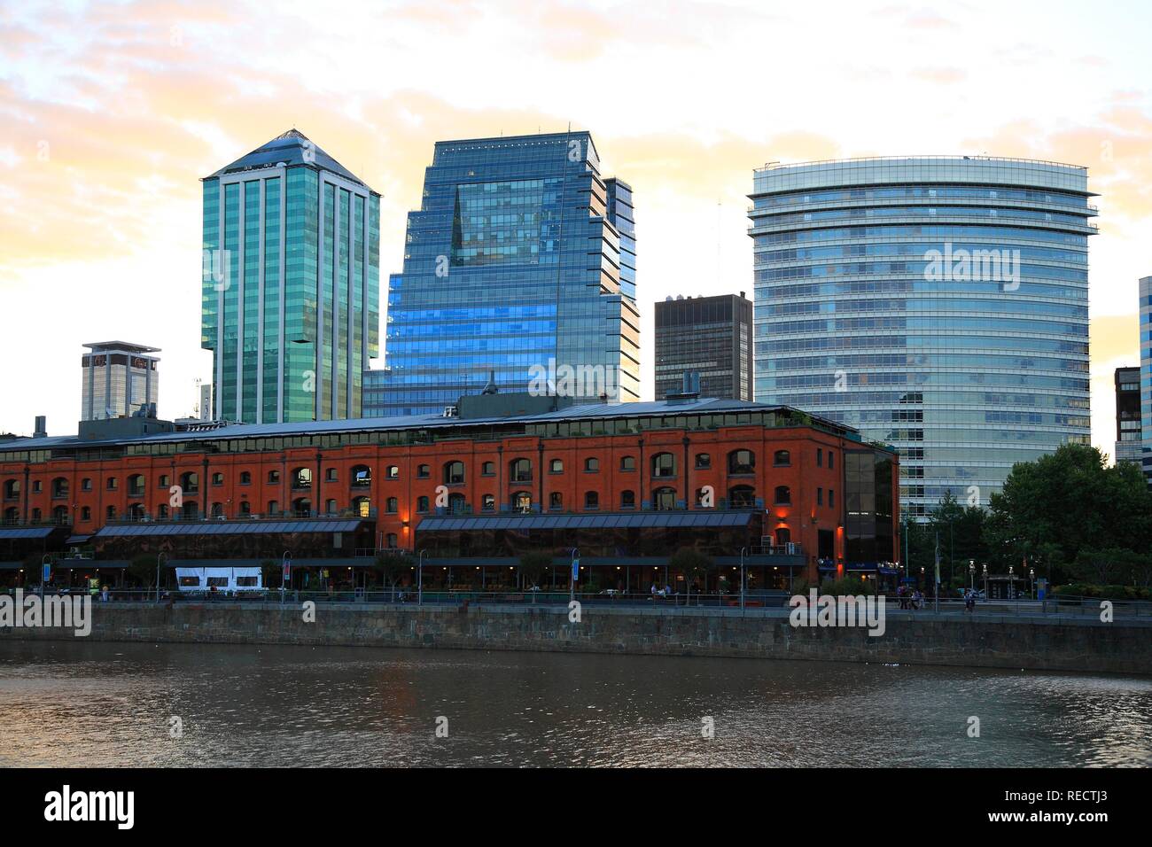 Puerto Madero quartiere, Buenos Aires, Argentina, Sud America Foto Stock