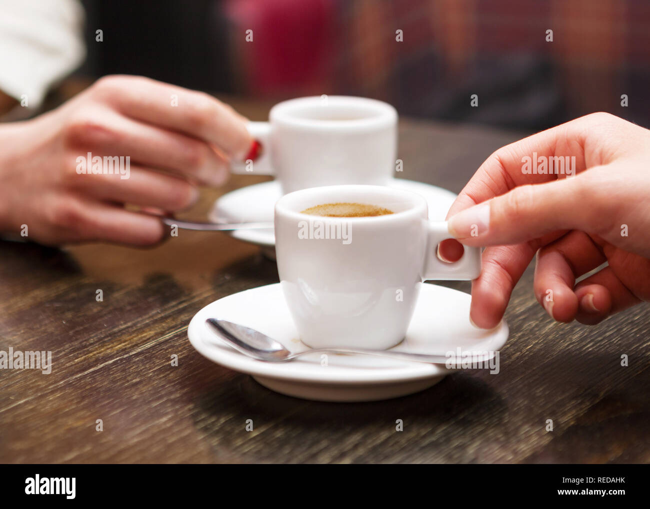 Tazza Da Colazione 300ml Con Frase Divertente Tedesca "Einige Menschen Verdienen..." - Ceramica Nera