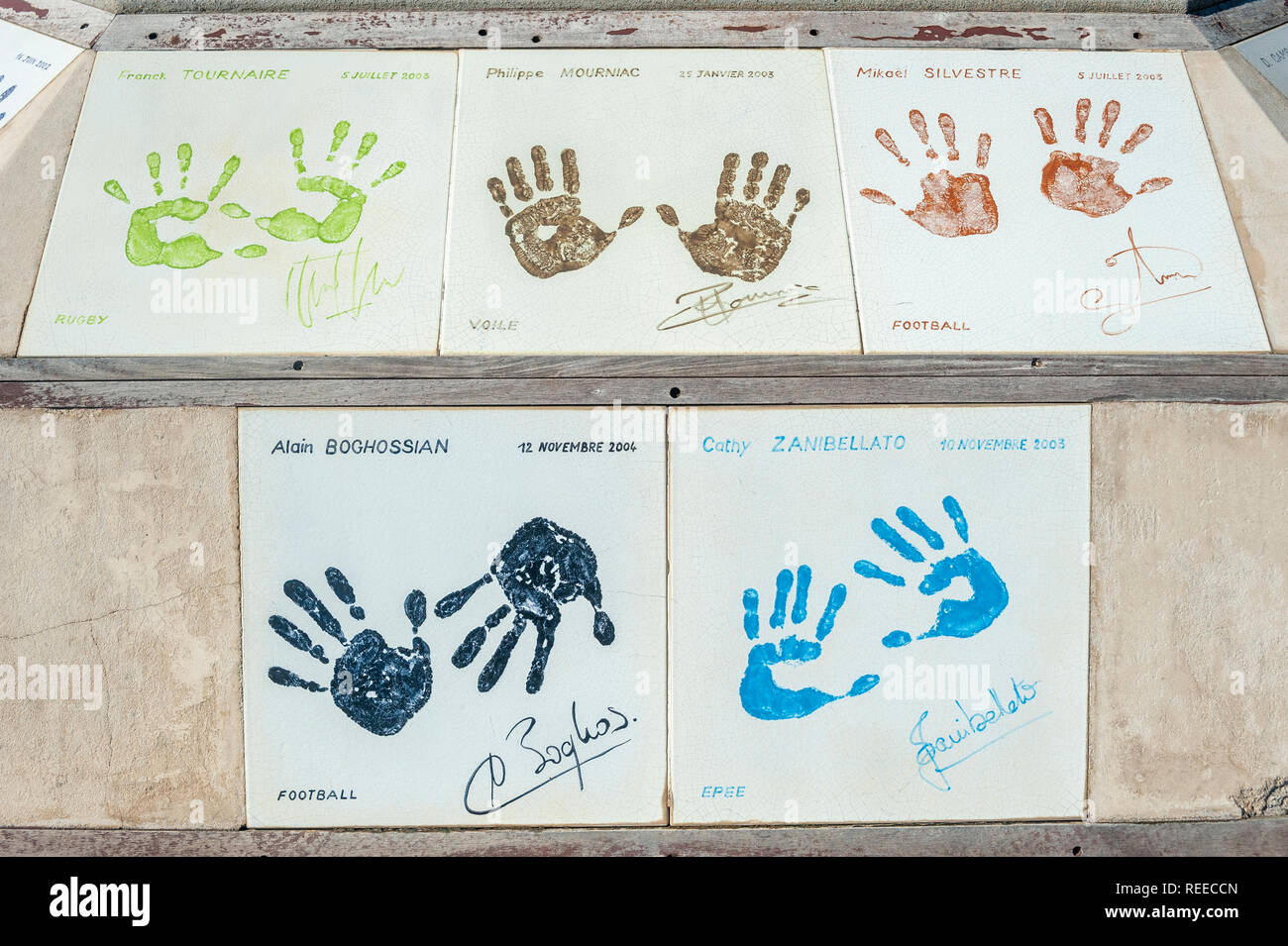 Allée des Champions - Handprints di famosi atleti, Sainte-Maxime, Var, Provence-Alpes-Côte d'Azur, in Francia, in Europa Foto Stock
