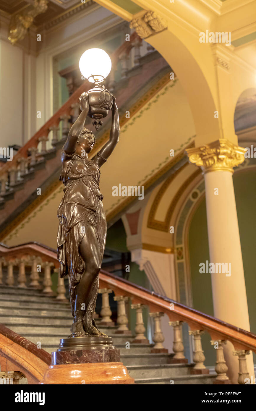 Des Moines, Iowa - La grande scalinata in Iowa State Capitol Building. Foto Stock