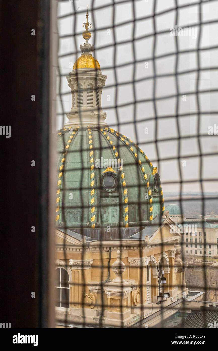 Des Moines, Iowa - uno dei quattro piccole cupole che circondano la cupola dell'Iowa State Capitol Building, fotografati da all'interno della cupola principale Foto Stock