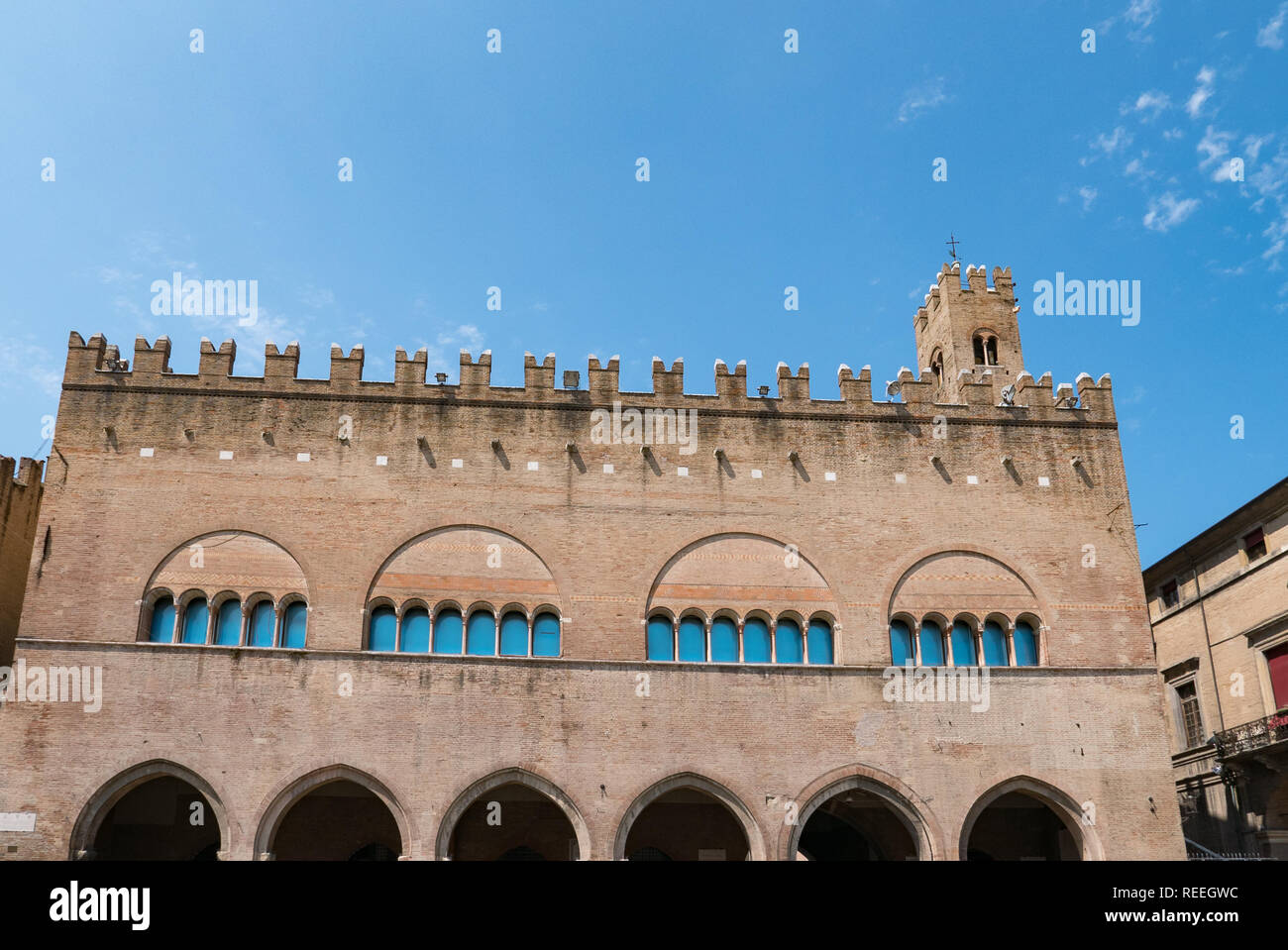 Il maestoso Palazzo dell'Arengo in Piazza Cavour. Rimini Foto Stock