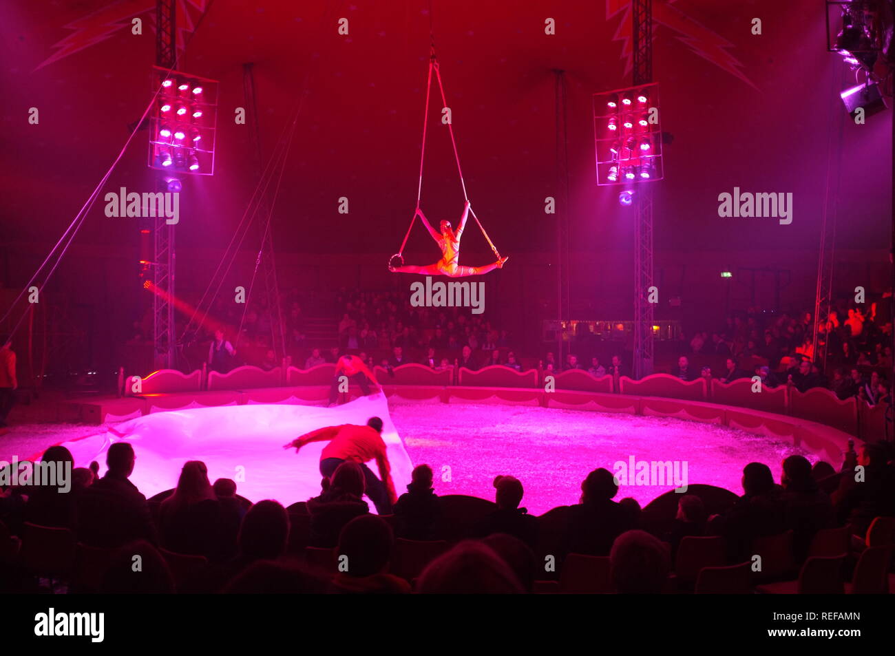 acrobati da circo Foto Stock