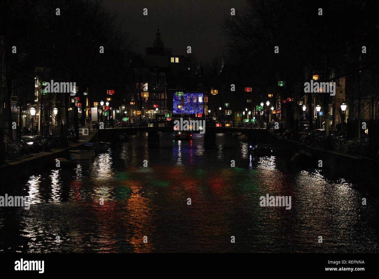 Amsterdam, Paesi Bassi. Il 15 gennaio, 2019. Amsterdam Light Festival: 'Midnight Summer Dream' per il Teatro di metafora. Foto Stock