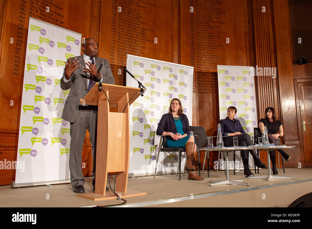 Londra, Regno Unito. Il 22 gennaio 2019. Persone votare 'Shining una luce su alternativa piani Brexit' conferenza stampa tenutasi presso il Royal Institute of Chartered Surveyors edificio nel centro di Londra. Nella foto: David Lammy (L), Jo Swinson, Caroline Lucas Bridget Phillipson. Credito: Peter Manning/Alamy Live News Foto Stock