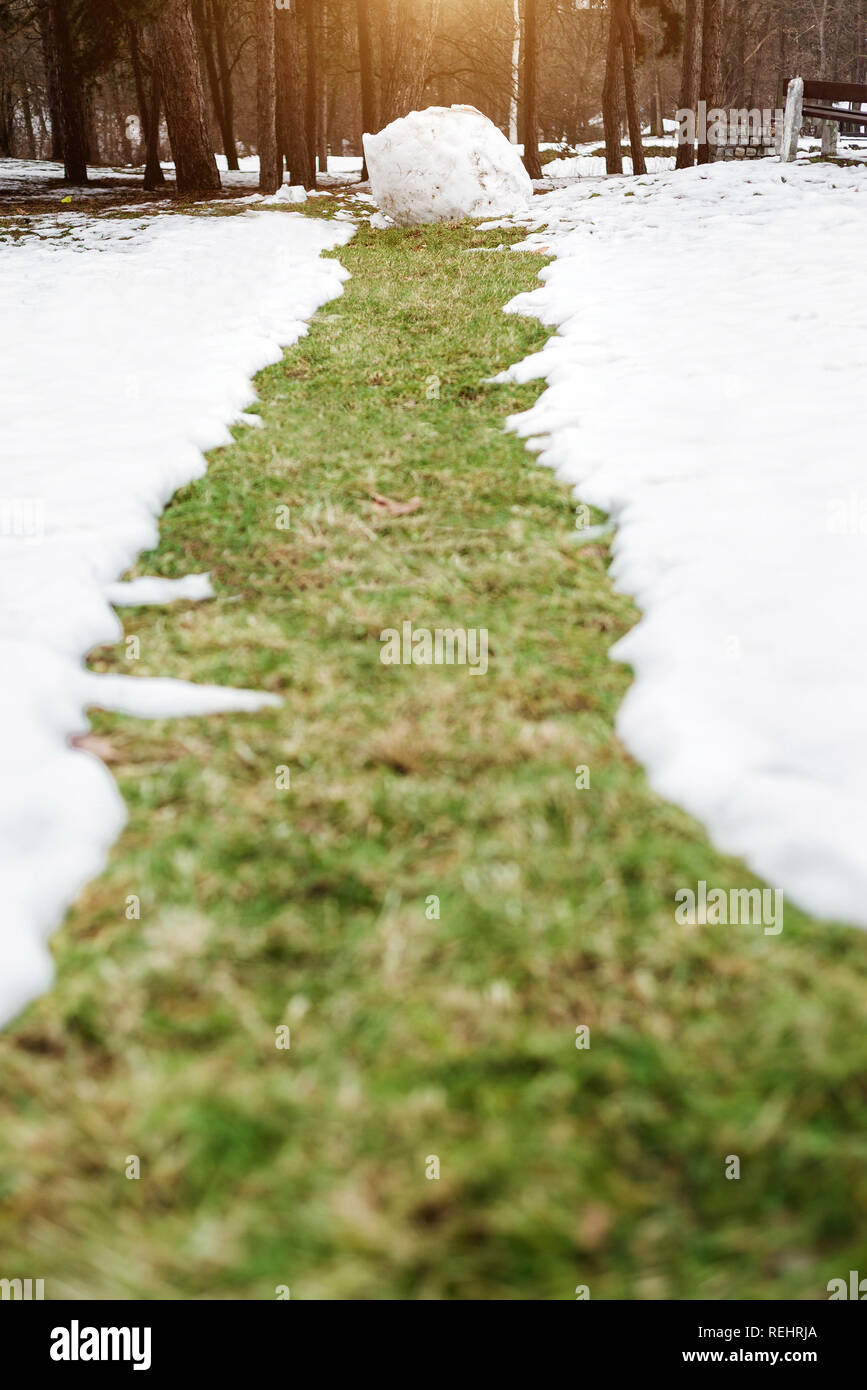 Grande palla di neve pista di rotolamento Foto Stock