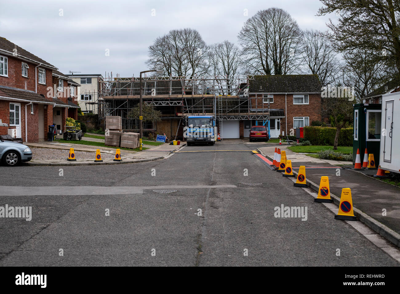 The Salisbury home di Sergei Skripal che fu avvelenato da agenti russi nel marzo 2018. Il lavoro di bonifica per rimuovere eventuali tracce di agente nervino. Foto Stock