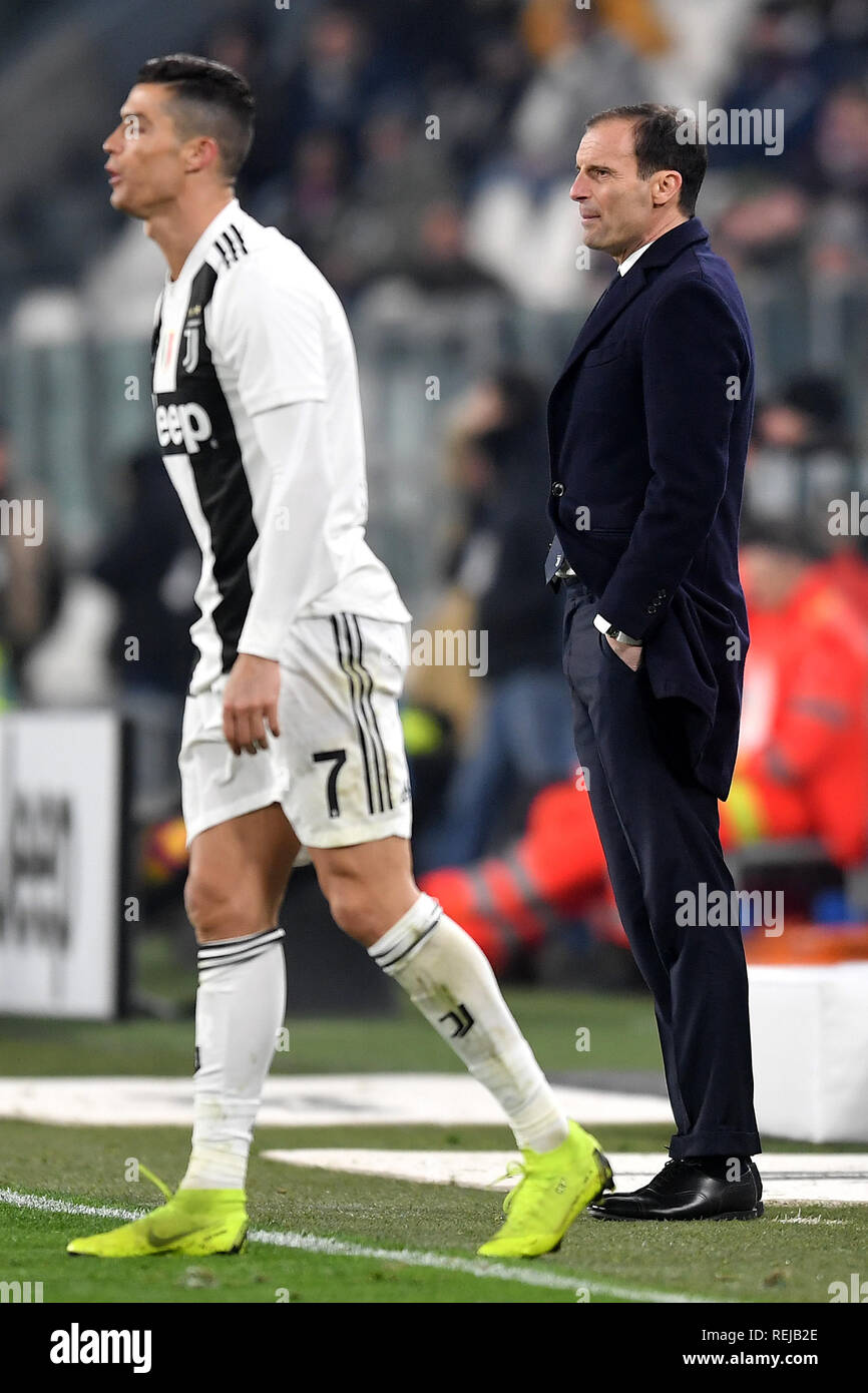 Cristiano Ronaldo e Massimiliano Allegri della Juventus durante la Serie 2018/2019 una partita di calcio tra Juventus e Chievo Verona a stadi di Allianz Foto Stock