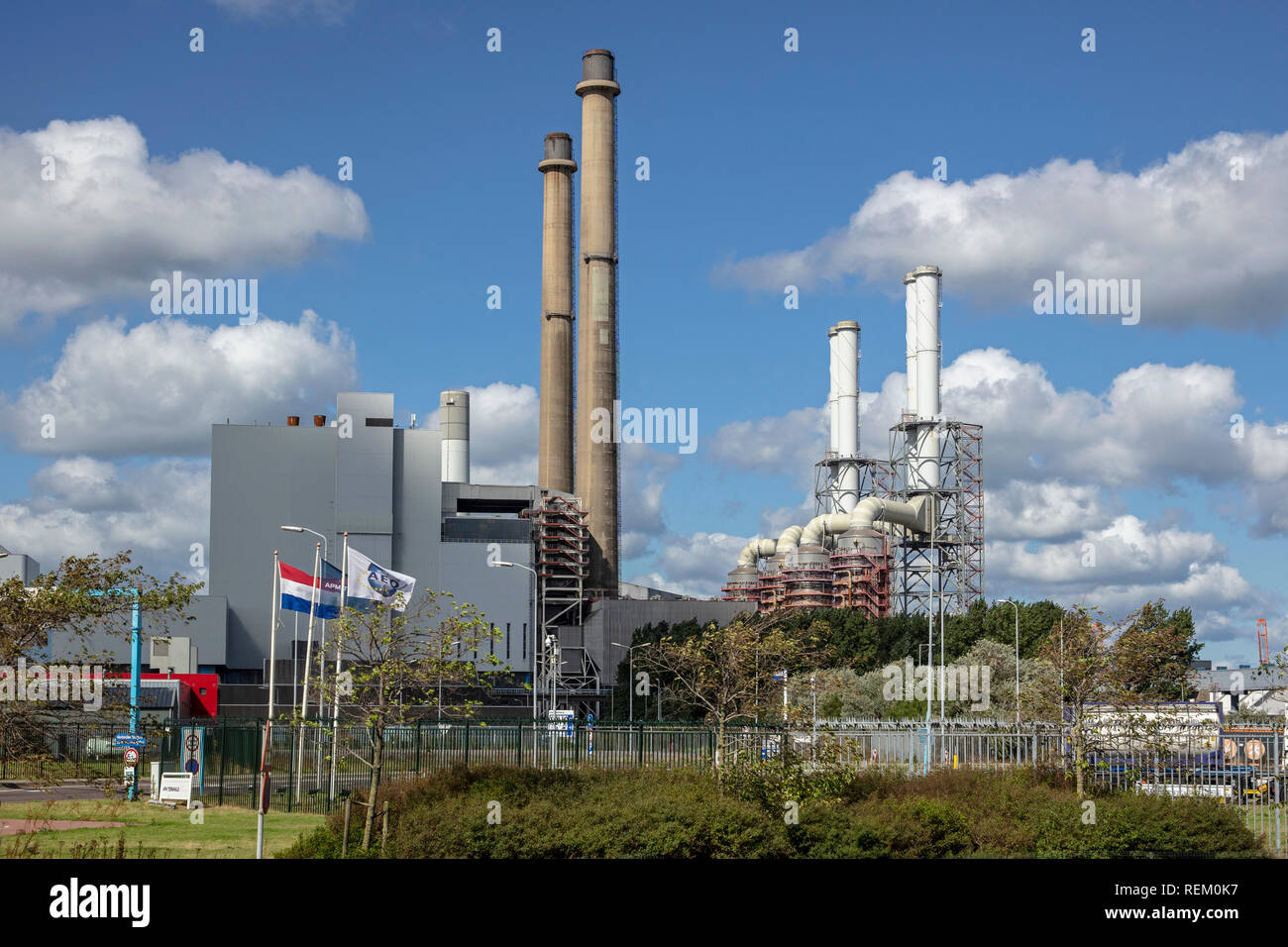 I Paesi Bassi, Rotterdam, porto di Rotterdam, Porto. Uniper, una società di energia globale che produce, commercializza e dei mercati di energia su larga scala Foto Stock