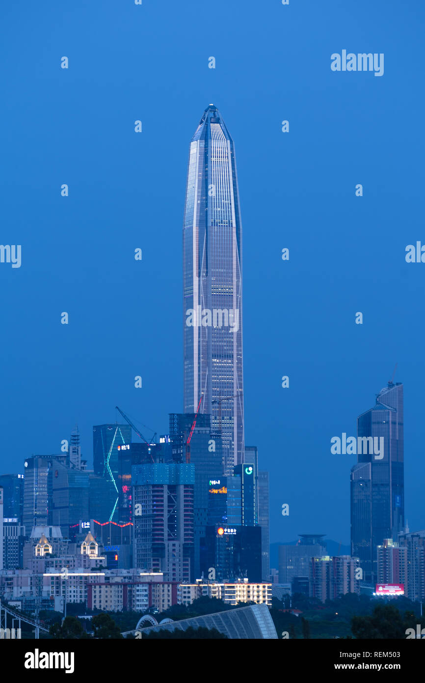 Eseguire il ping di un Finance Centre conosciuto anche come 平安国际金融中心 Foto Stock