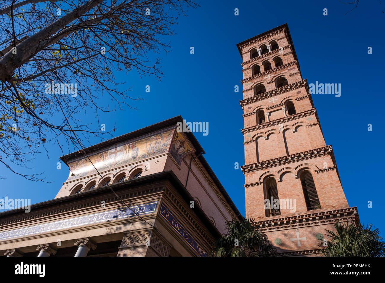 Esterno della Parrocchia di Santa Croce al Flaminio nella città di Roma Foto Stock
