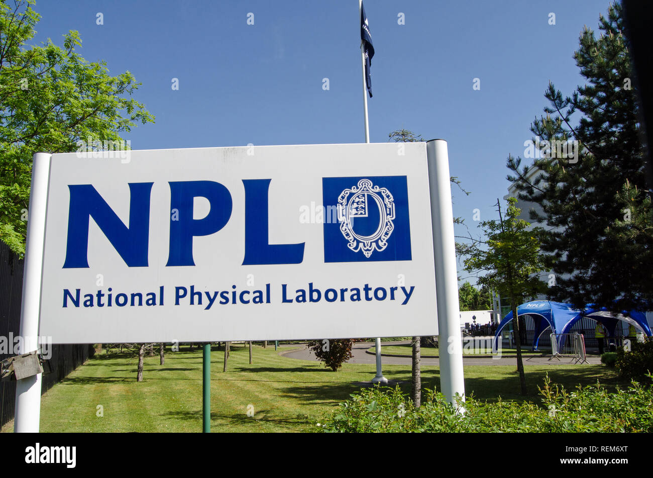 TEDDINGTON, Regno Unito - 17 Maggio 2018: firmare un ingresso per il National Physical Laboratory di Teddington, a sud-ovest di Londra. Gli scienziati il lavoro qui su un Foto Stock
