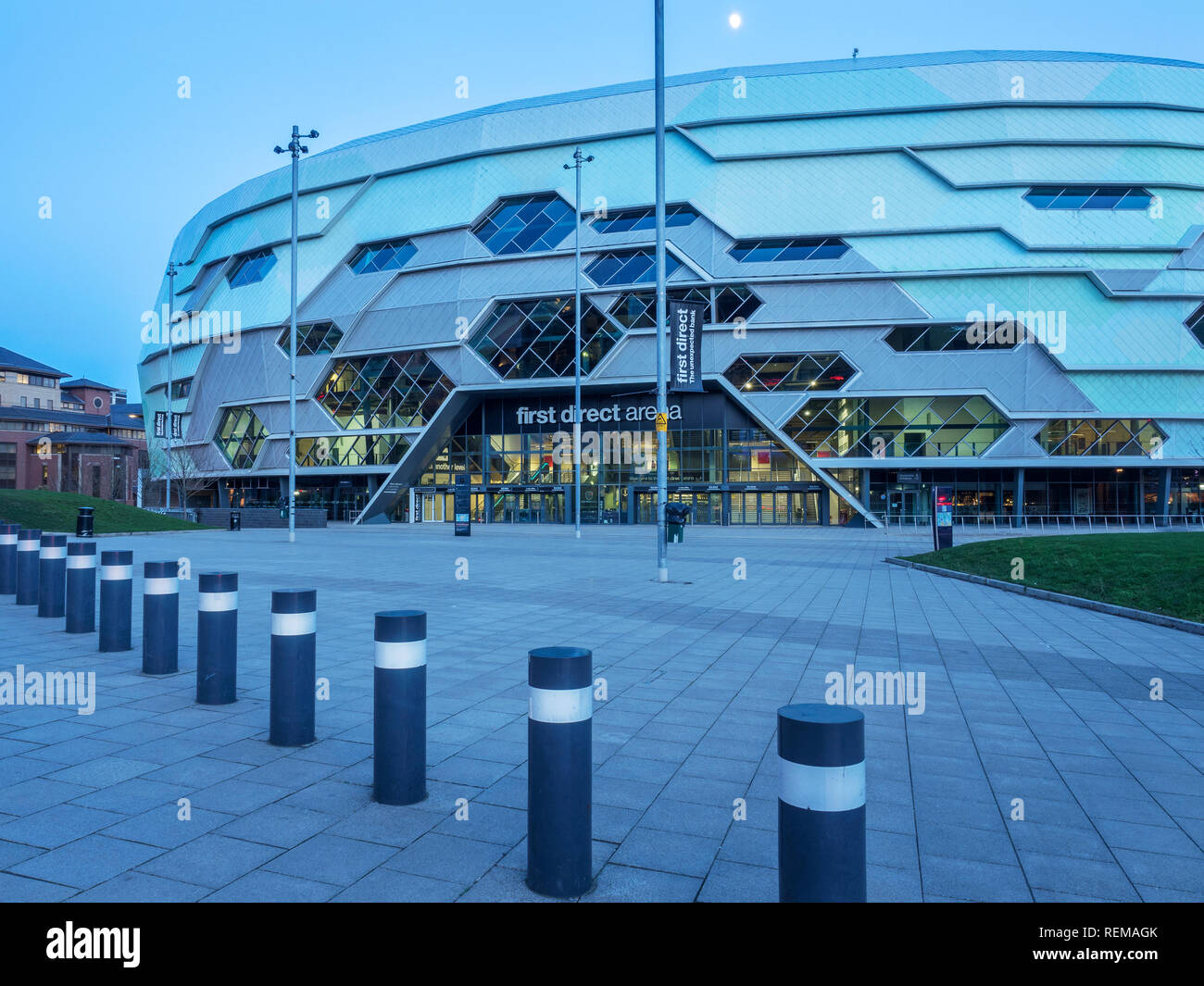 La prima diretta Arena al crepuscolo in Leeds West Yorkshire Inghilterra Foto Stock