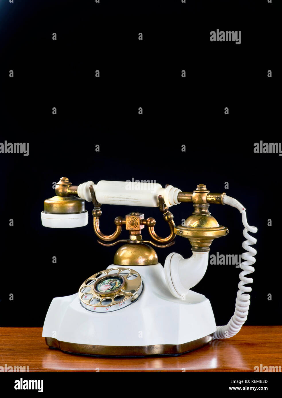 Il vecchio stile stile francese telefono rotante con una stanza per il tipo. Foto Stock