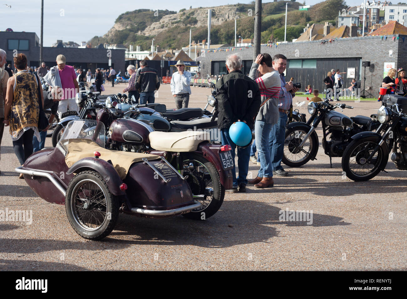 Moto classica mostra su Stade, Hastings, East Sussex, Regno Unito Foto Stock