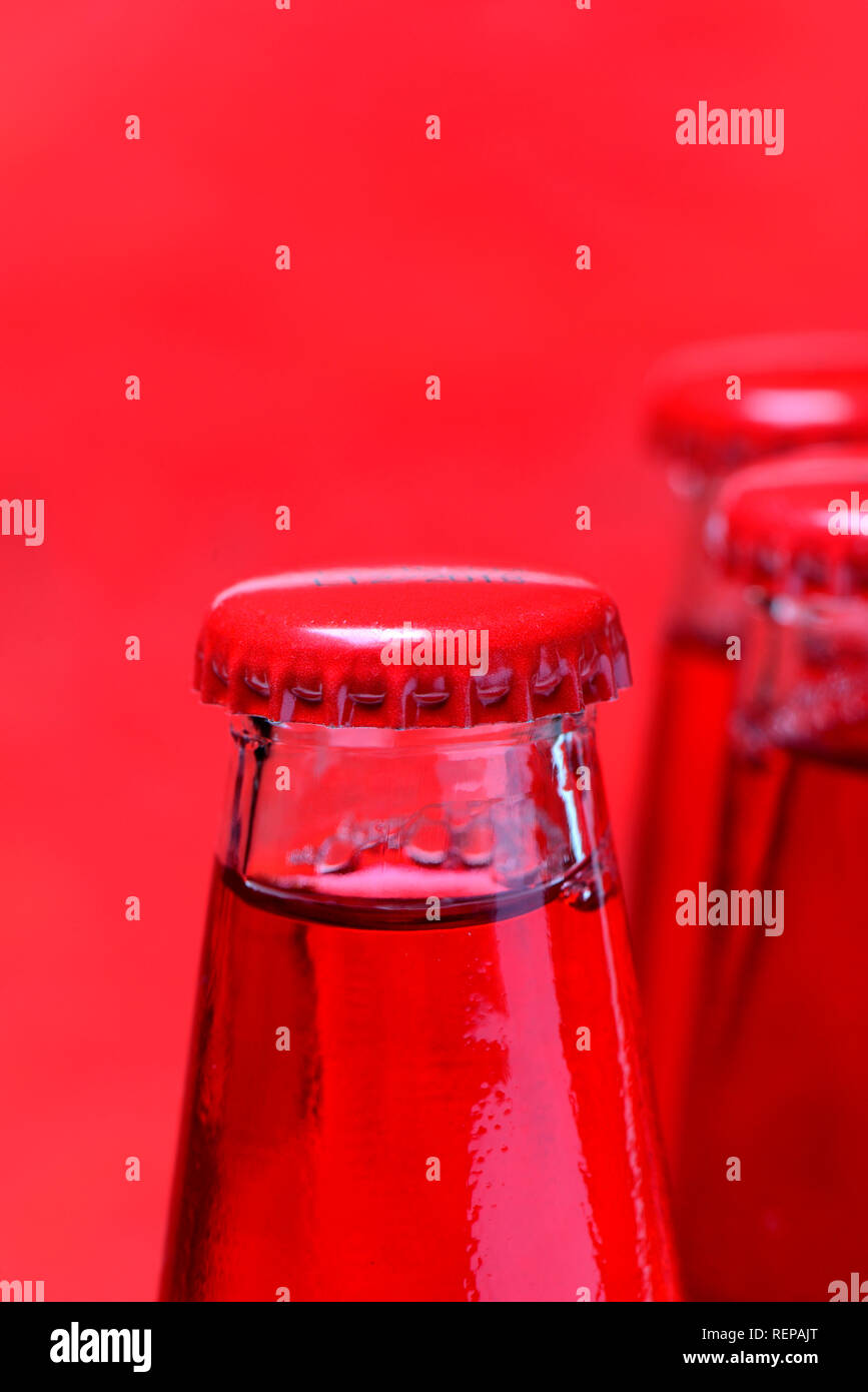 Tappo a corona sulla bottiglia, Campari Foto Stock