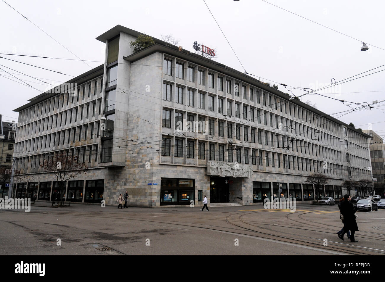 Sede della banca UBS a Zurigo la principale via dello shopping  Bahnhofstrasse, Svizzera Bahnhofstrasse è uno del mondo più costoso e exc  Foto stock - Alamy