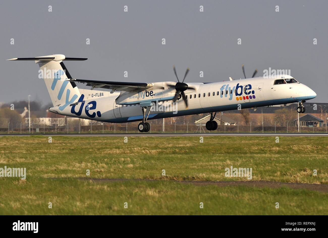 FLYBE BOMBARDIER DHC-8-Q400 aereo regionale Foto Stock