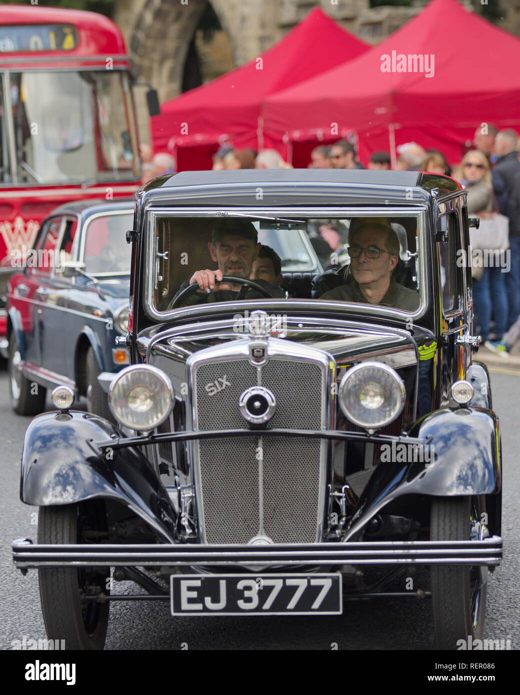 Houghton festa sfilata di Carnevale 2018, un evento di beneficenza organizzato da Houghton le Spring 41 Club, veicoli vintage e gruppi di comunità parade. Foto Stock