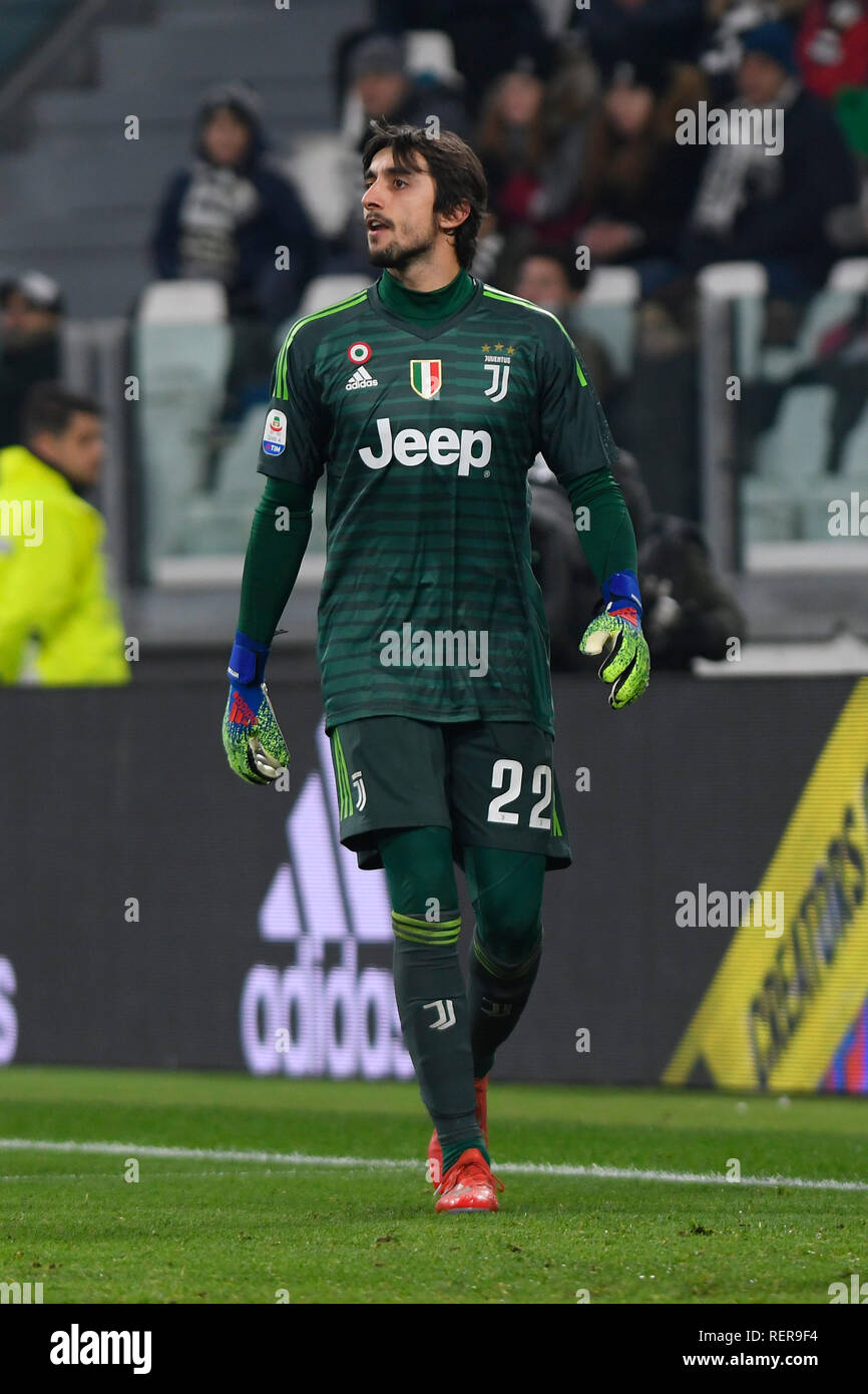 21 gennaio 2019, Allianz Stadium, Torino, Italia; di calcio della Serie A,  Juventus contro il Chievo; Mattia Perin il guardiano della Juventus orologi  forma teatrale Foto stock - Alamy