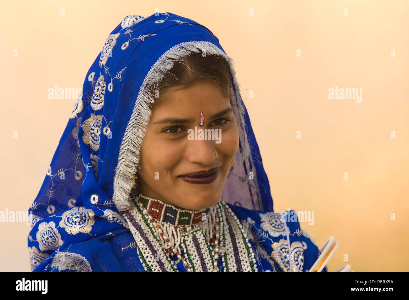 Rajput donna, Jaisalmer, deserto di Thar, Rajasthan, India, Asia del Sud Foto Stock