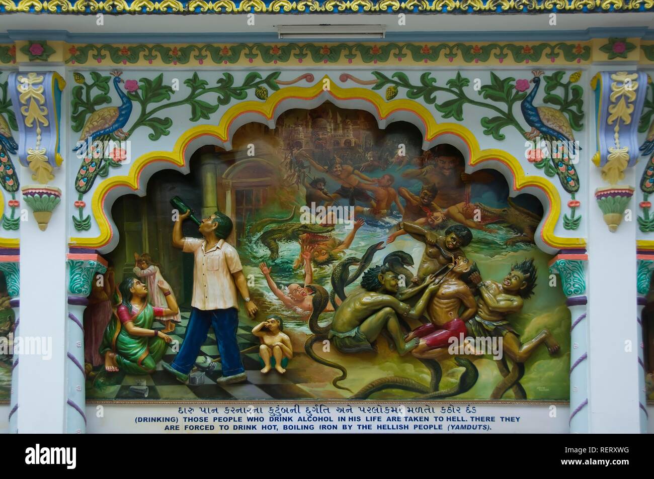 Shri Swaminarayan Mandir, tempio indù, pittura murale, scene mitologiche, Mombasa, in Kenya, Africa orientale Foto Stock