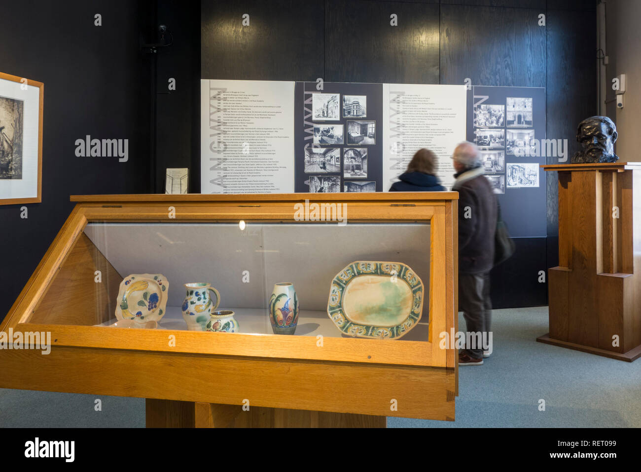 Il lavoro dell'artista Anglo-Welsh, pittore Frank Brangwyn nel museo Arentshuis nella città di Bruges, Fiandre Occidentali, Belgio Foto Stock