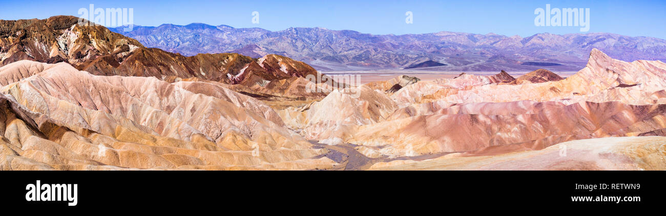 Vista panoramica di Zabriskie Point nel Parco Nazionale della Valle della Morte, California Foto Stock