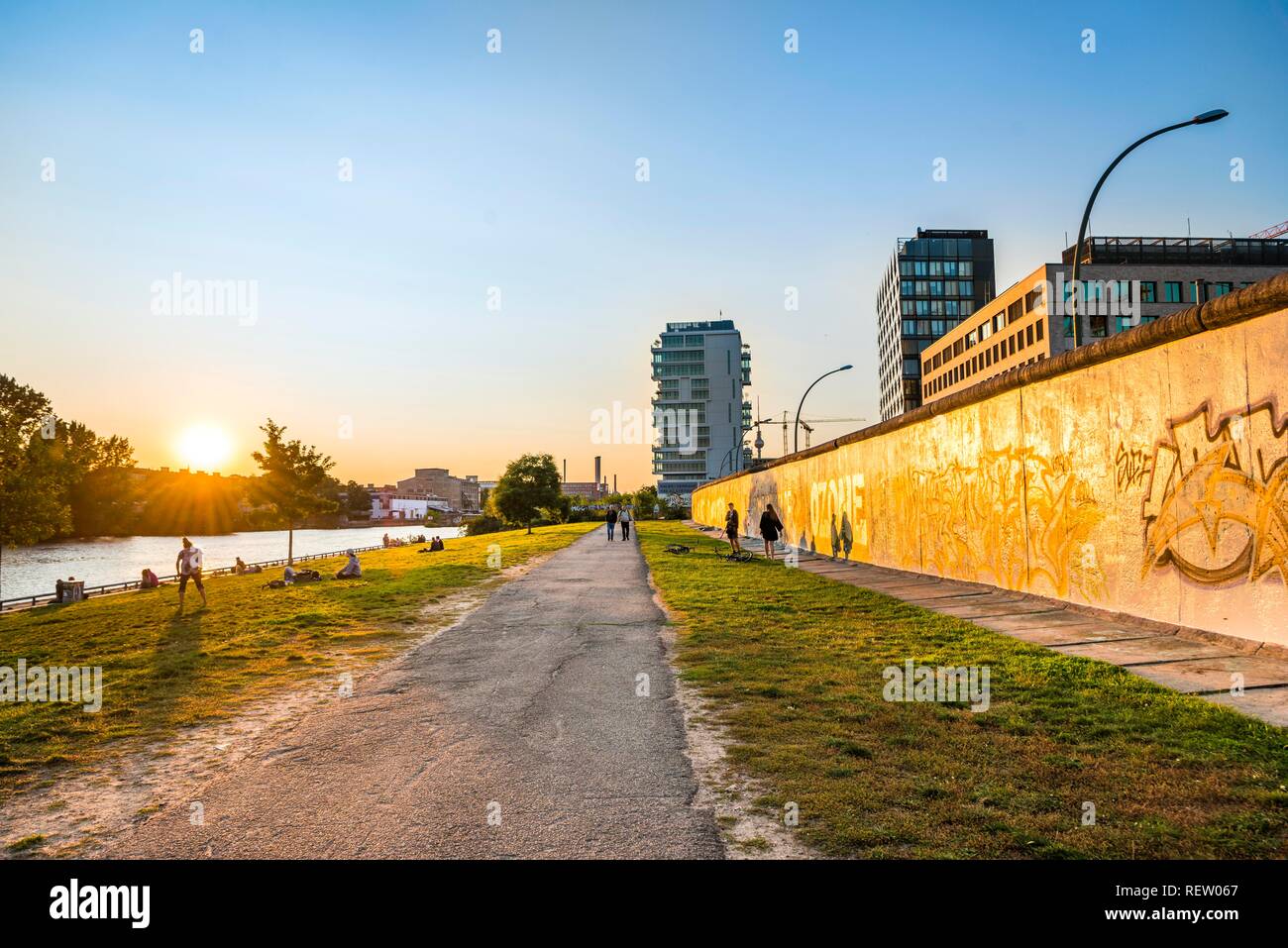 Muro di Berlino, la East Side Gallery e la Sprea, Berlino-friedrichshain, Berlino, Germania Foto Stock