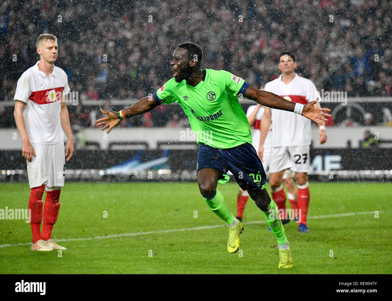 Salif Sané FC Schalke 04, delusione per Timo Baumgartl VfB Stuttgart e Mario Gomez VfB Stuttgart, Mercedes-Benz Arena Foto Stock