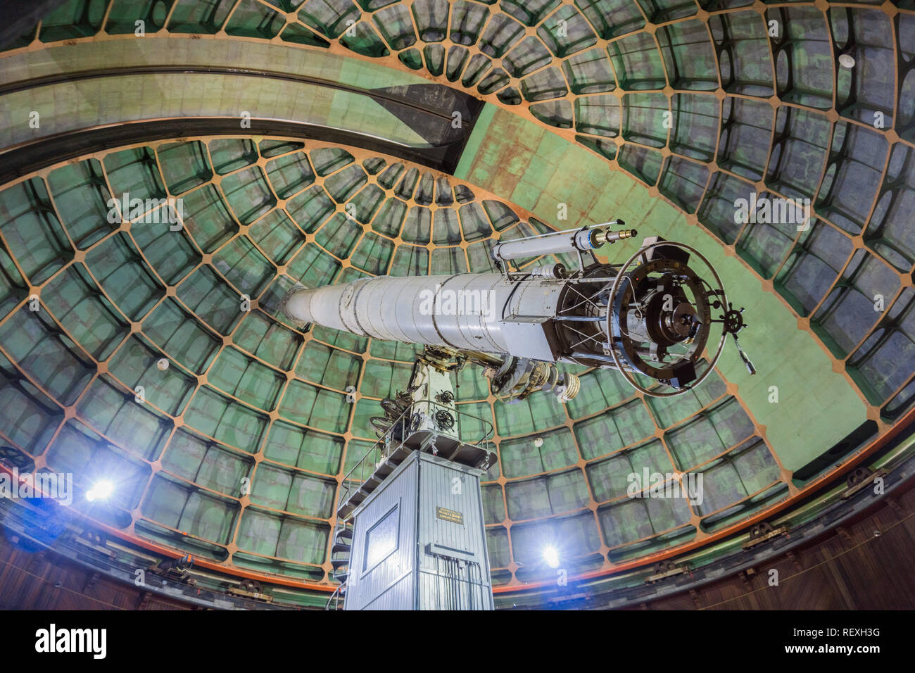 Il 7 maggio 2017 San Jose/CA/USA - all'interno della storica 36 pollici Shane telescopio al Lick Observatory - Mount Hamilton, South San Francisco Bay Foto Stock