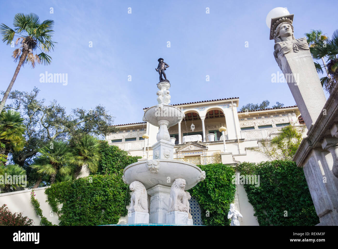 Dicembre 23, 2017 San Simeon / CA / STATI UNITI D'AMERICA - Casa del Sol guest house, uno dei "cottage" di Hearst Castle Foto Stock