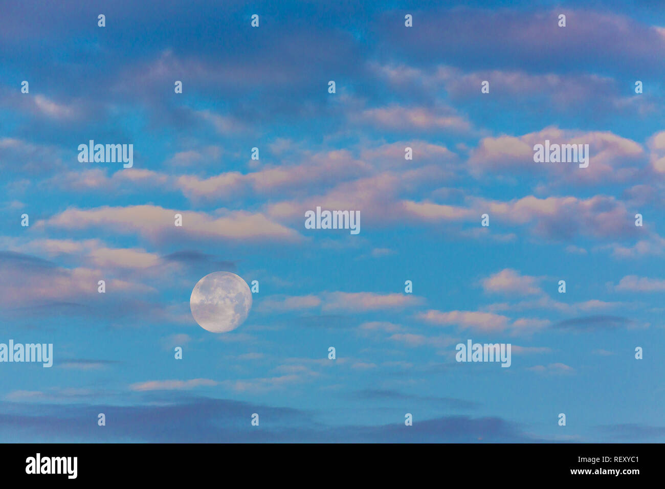 Cielo colorato con pieno umore e nuvole Foto Stock