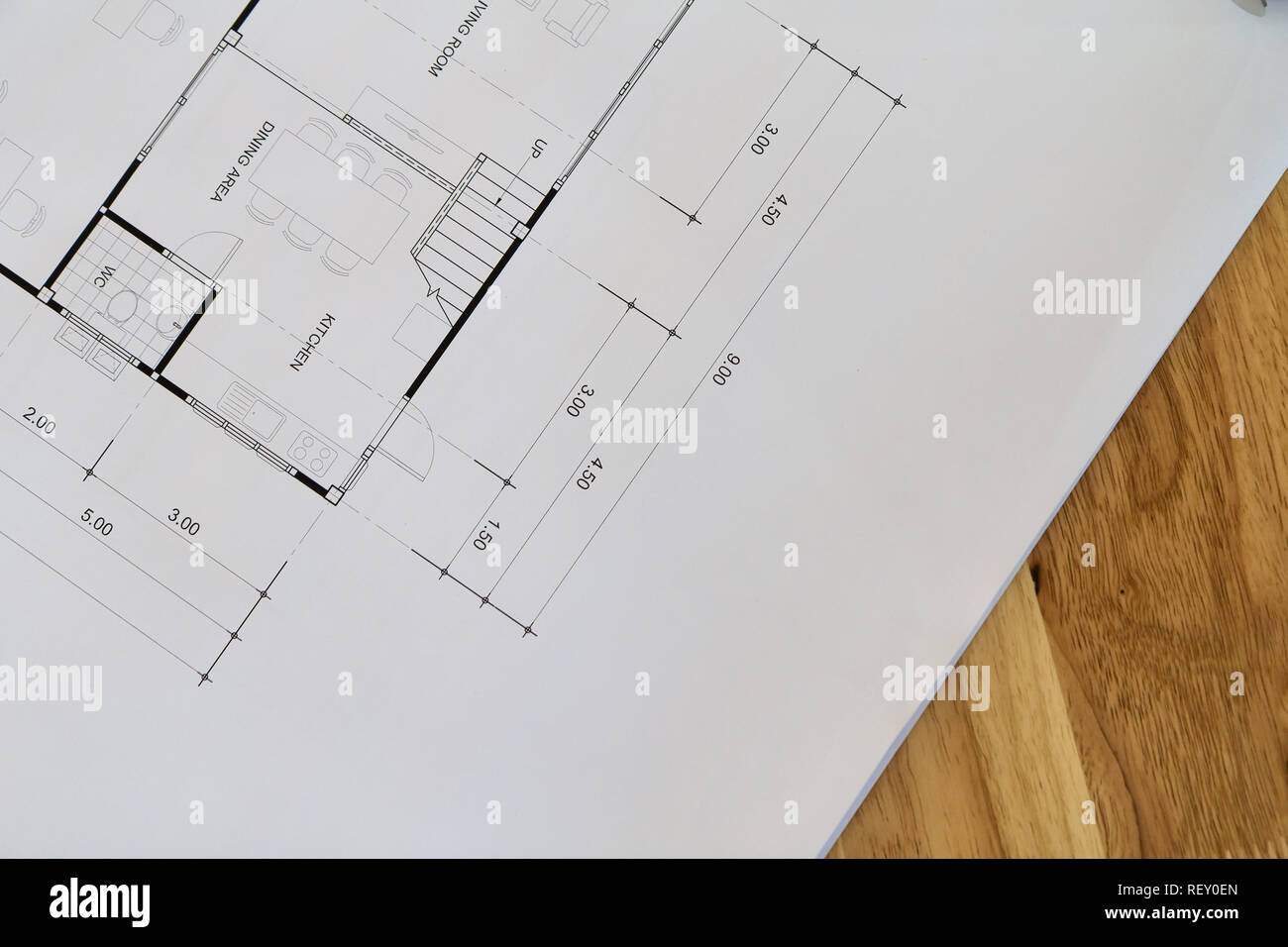 Vista dall'alto di un modello architetturale di bianco e nero con dettagli sulla scrivania architetto Foto Stock