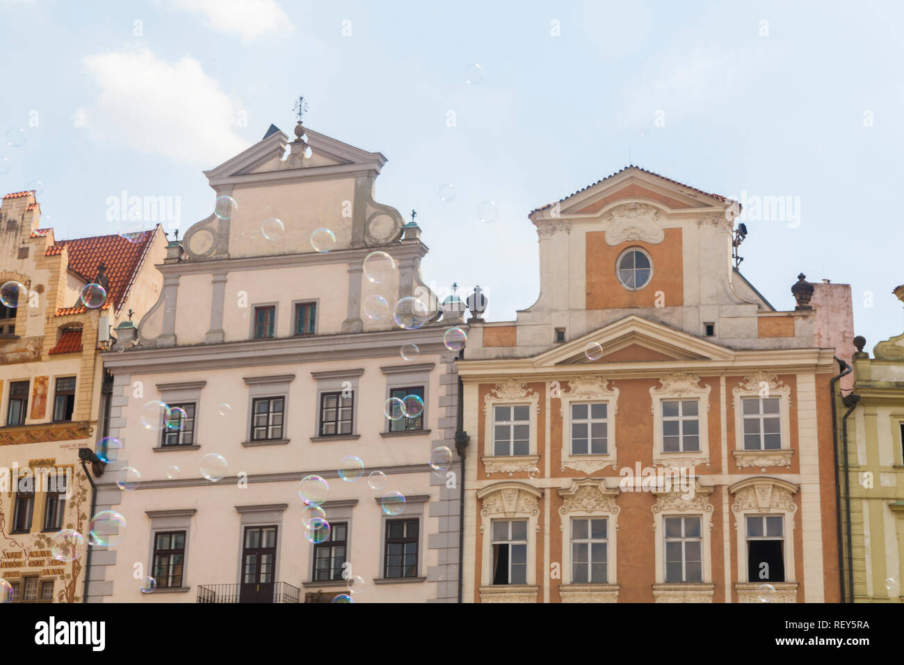 Case sulla Piazza della Città Vecchia di Praga Foto Stock