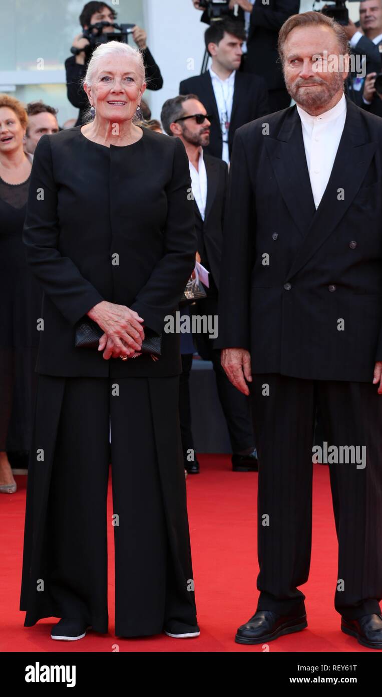 Venezia, Italia - 29 AGO 2018: Vanessa Redgrave e Franco Nero davanti al "primo uomo' proiezione al Festival del Cinema di Venezia (Ph: Mickael Chavet) Foto Stock