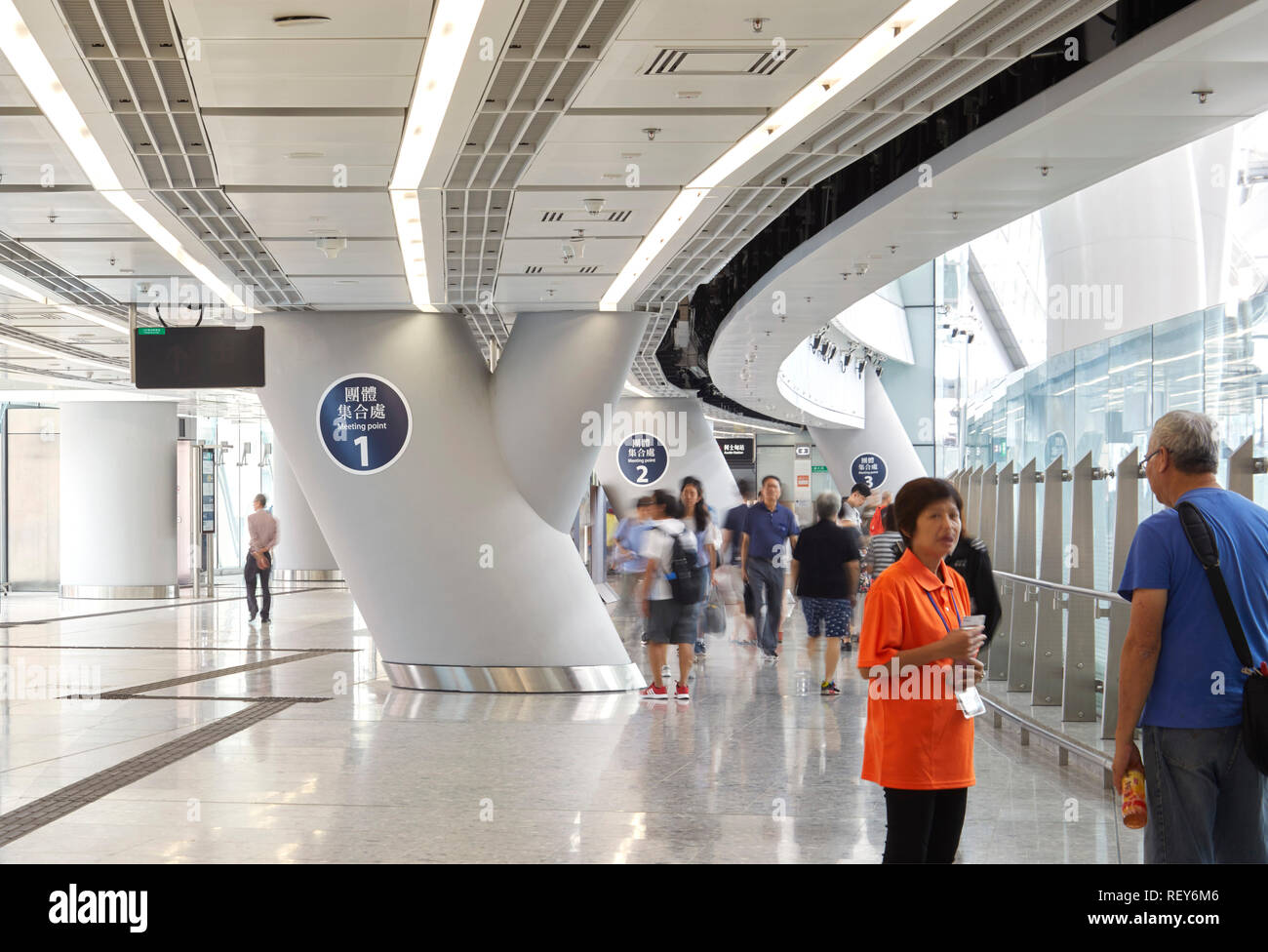 La circolazione complessiva area. A ovest della stazione di Kowloon, Hong Kong, Cina. Architetto: Andrew Bromberg Aedas, 2018. Foto Stock