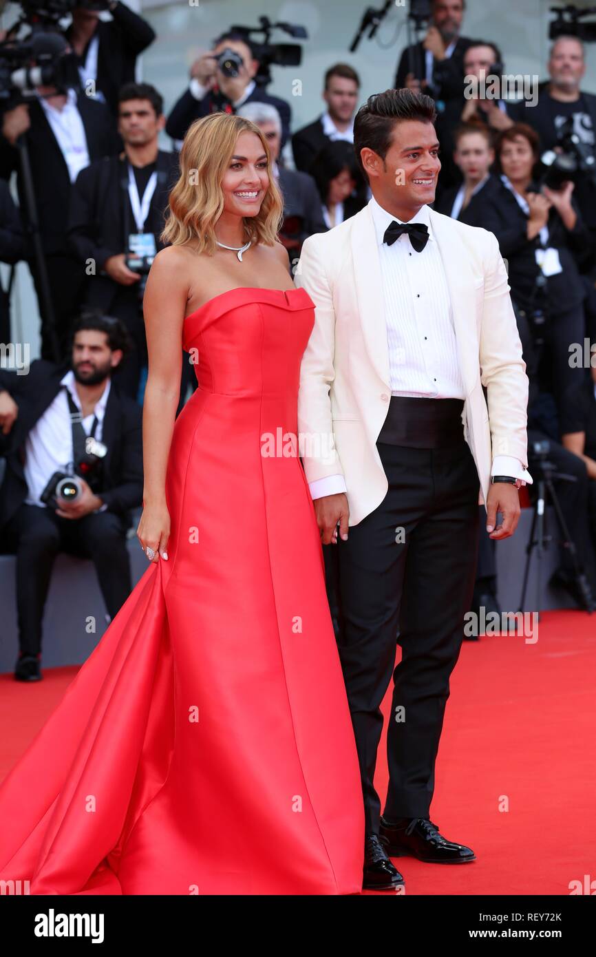Venezia, Italia - 29 AGO 2018: Frank Gallucci e Giulia Gaudino a piedi il tappeto rosso davanti al "primo uomo' screening (Ph: Mickael Chavet) Foto Stock