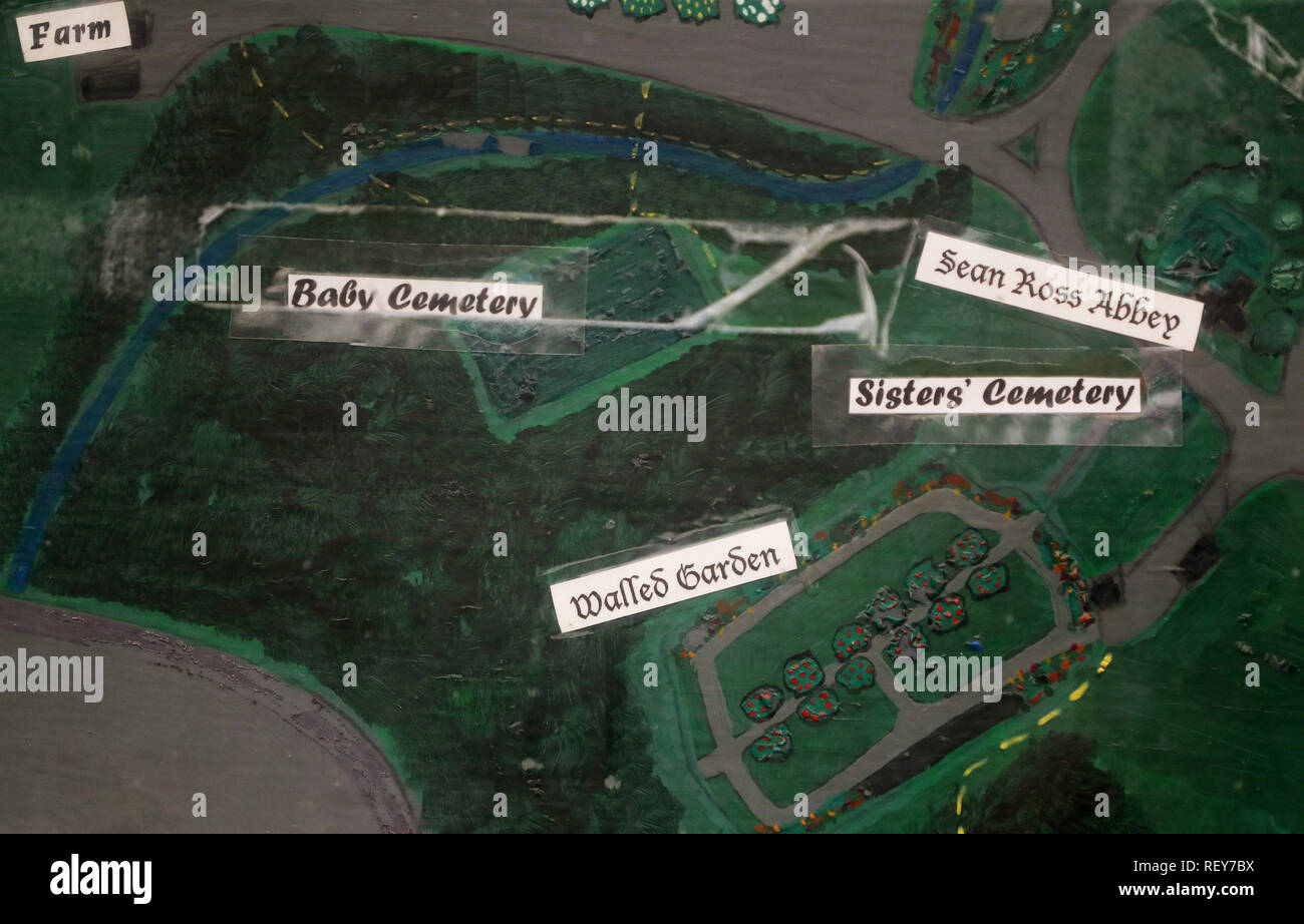 Una mappa che mostra la posizione del neonato cimitero presso il sito dell'ex Sean Ross abbazia madre e bambino Home in Roscrea, Co.Tipperary. Foto Stock