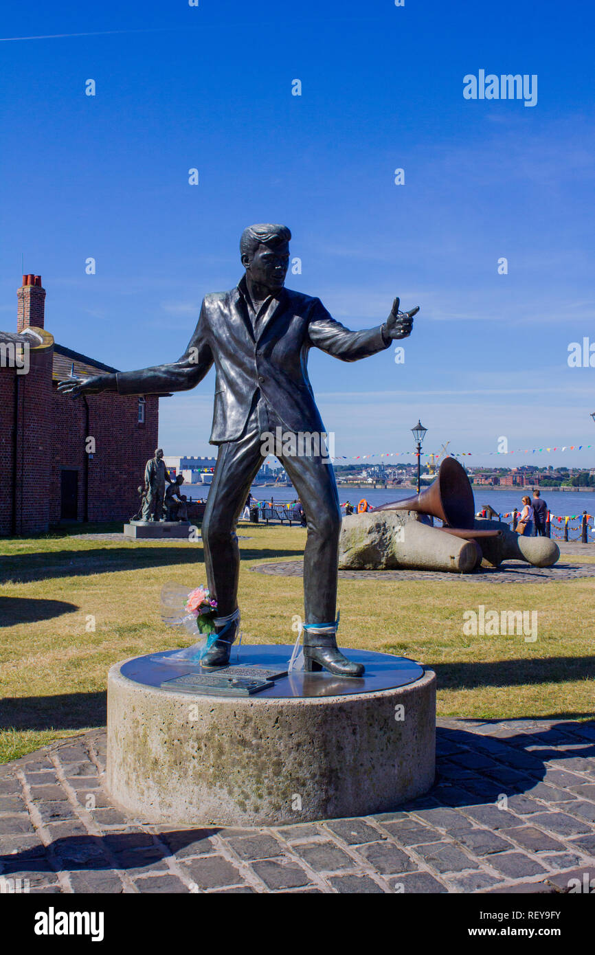 Statua di Billy Fury, Albert Dock, Liverpool Foto Stock