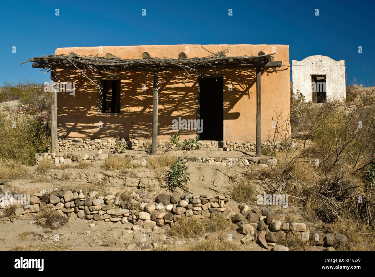 Il set di film Contrabando, utilizzato per fare parte delle miniserie Lonesome dove, sulla River Road nel Big Bend Ranch state Park, Texas, USA Foto Stock