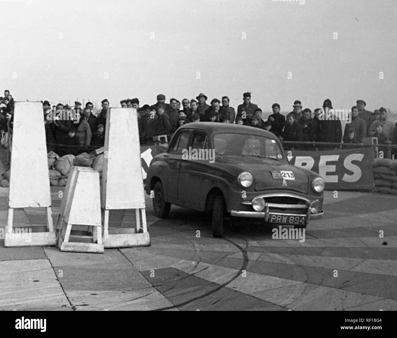 Standard 10, Jimmy Ray. Vincitore 1955 Rally RAC Foto Stock